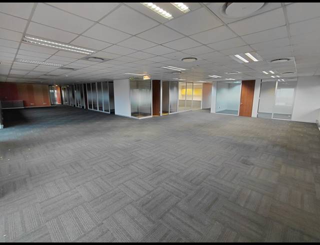 1,960M² OFFICE TO LET IN WOODMEAD